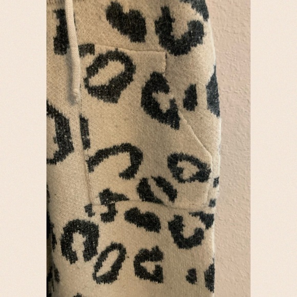 Oatmeal Fuzzy Knit Leopard Print Lounge Pants - Picture 12 of 16